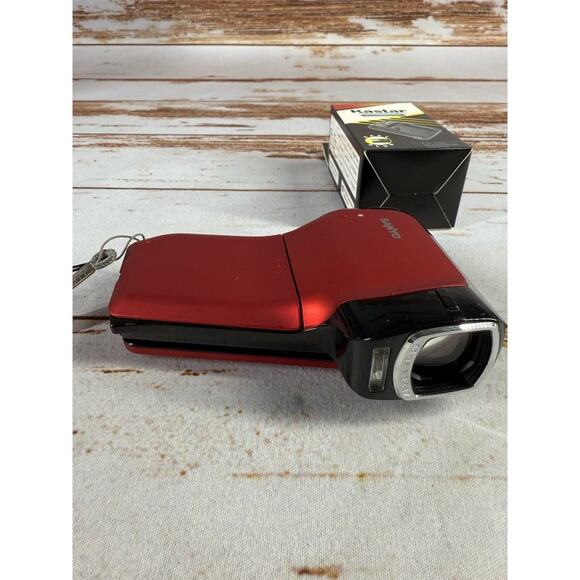 Sanyo Xacti CG10 Red – 10MP HD Camcorder, 5x Zoom, Charger - Picture 4 of 7